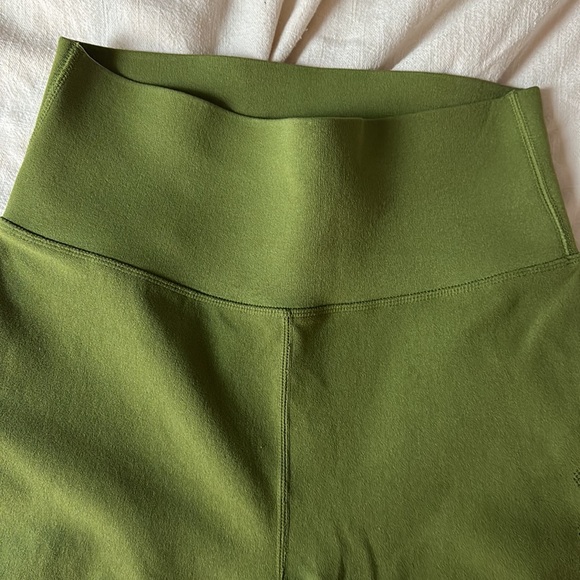 Fabletics green earth day leggings women’s active wear - Picture 3 of 3